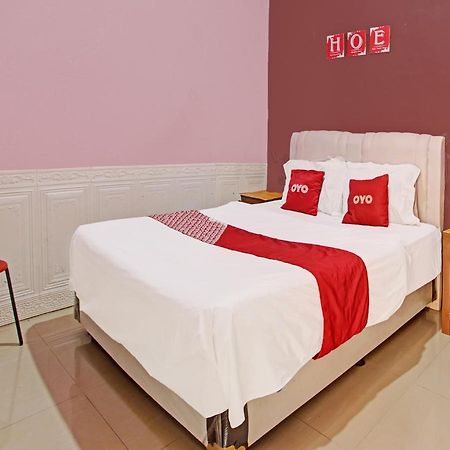 Oyo 91490 Hotel Rumah Kita Cirebon Luaran gambar