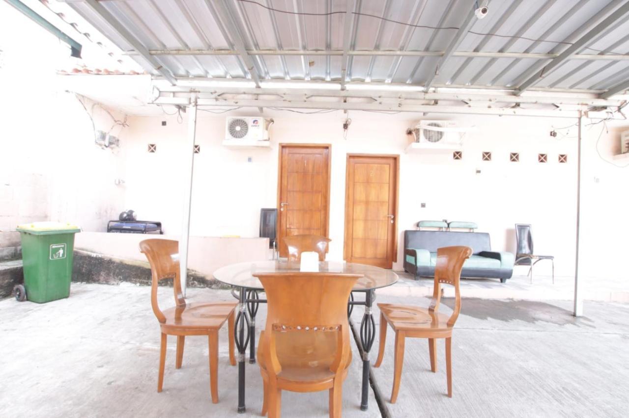 Oyo 91490 Hotel Rumah Kita Cirebon Luaran gambar