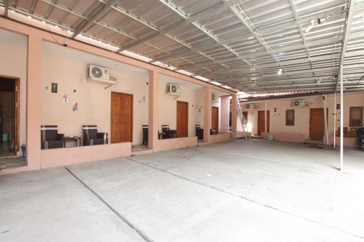Oyo 91490 Hotel Rumah Kita Cirebon Luaran gambar