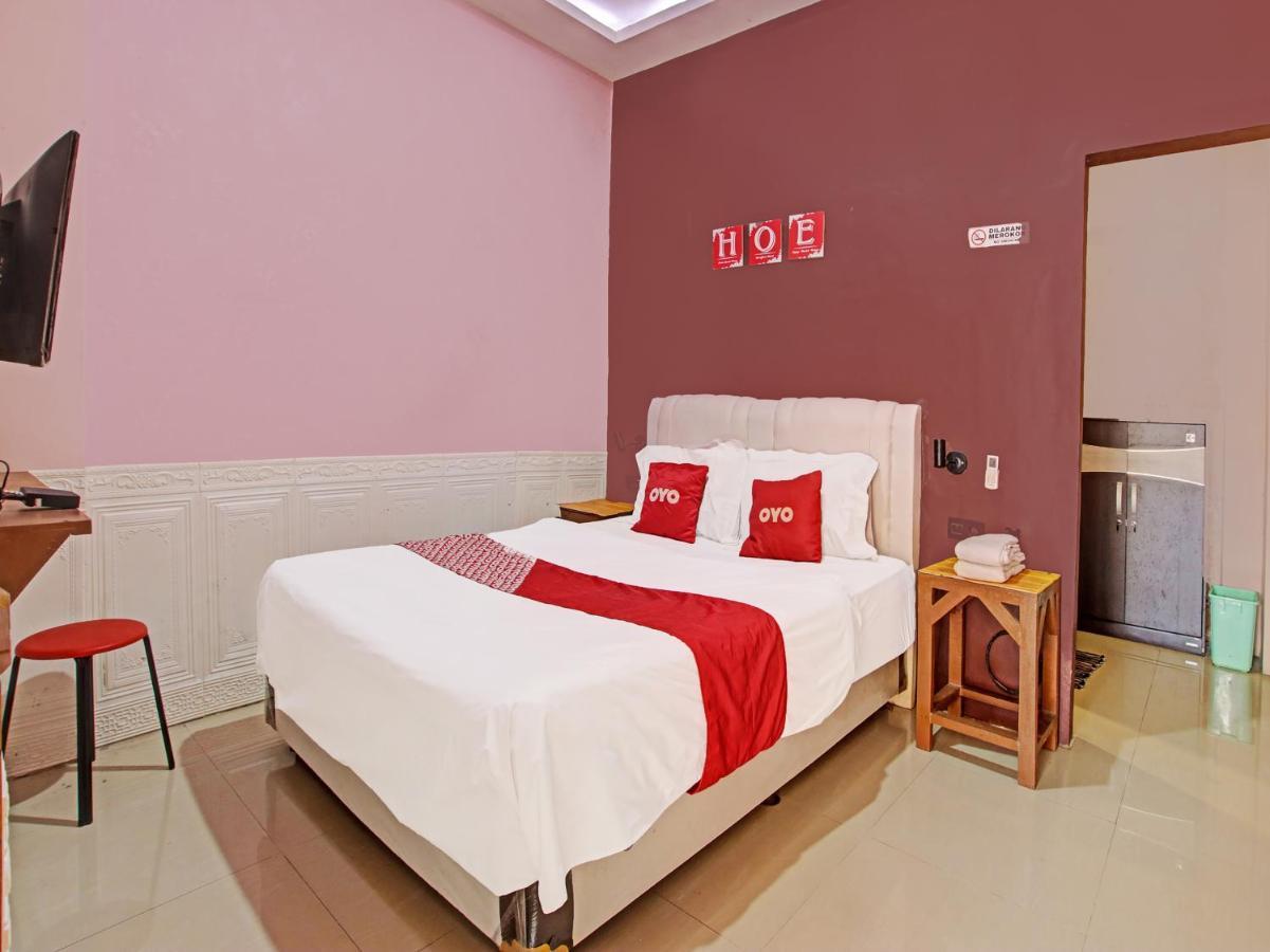 Oyo 91490 Hotel Rumah Kita Cirebon Luaran gambar