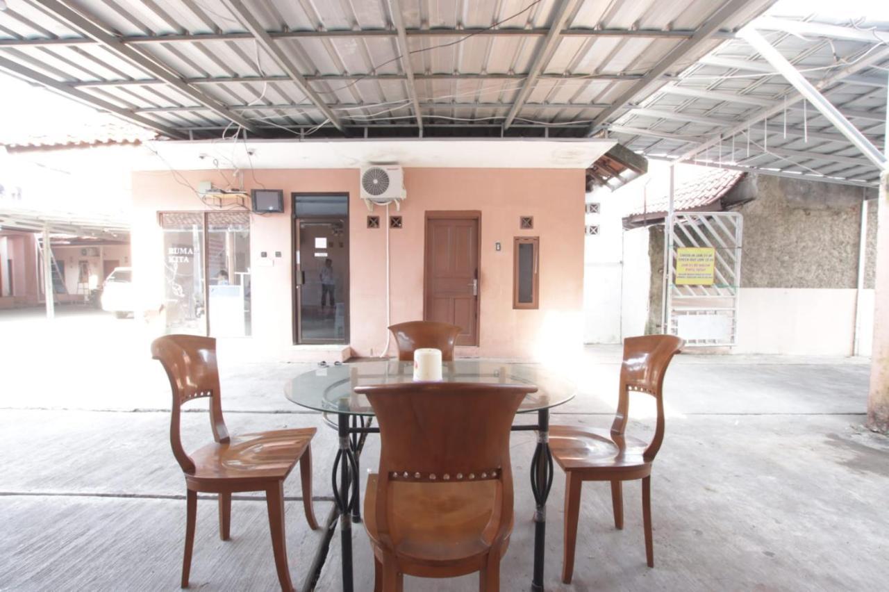 Oyo 91490 Hotel Rumah Kita Cirebon Luaran gambar