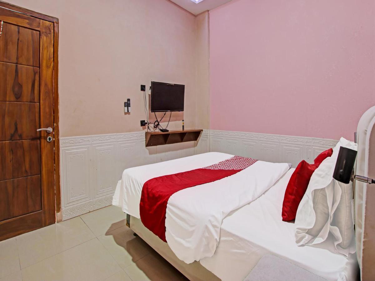 Oyo 91490 Hotel Rumah Kita Cirebon Luaran gambar